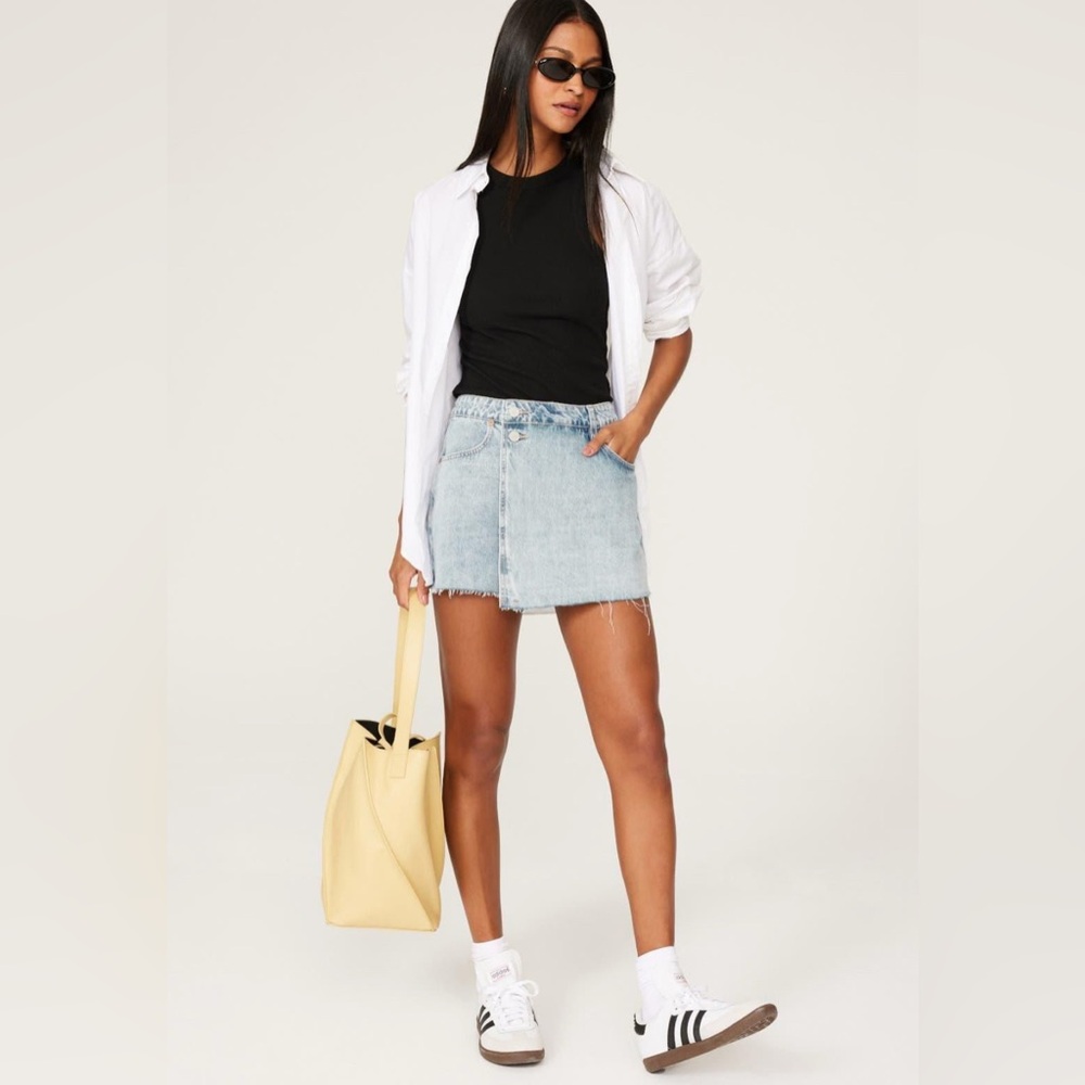 Blank NYC Light Wash Denim Skort with Frayed Hem